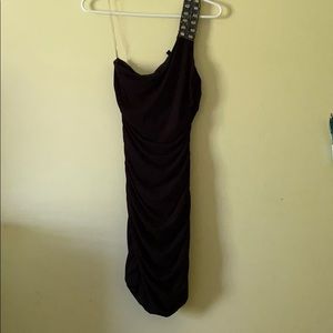 One-shoulder black dress